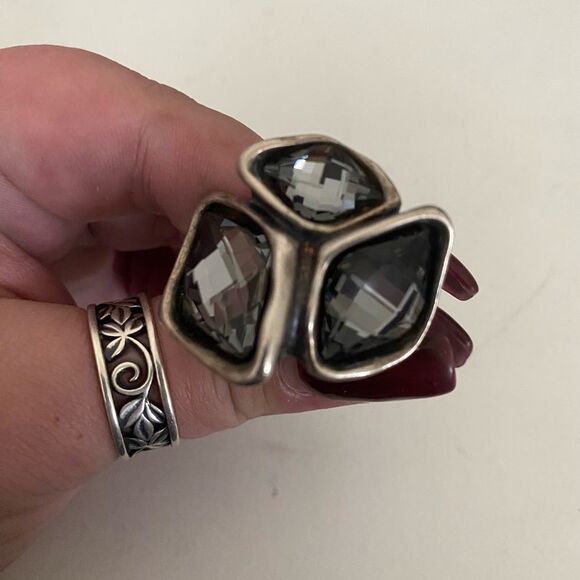 UNO de 50 Chunky Crystal Statement Ring - Picture 2 of 5
